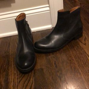 La Canadienne black ankle boots